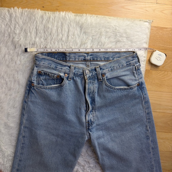 90s Vintage Levi’s 501 Light Wash Jeans - Picture 5 of 14
